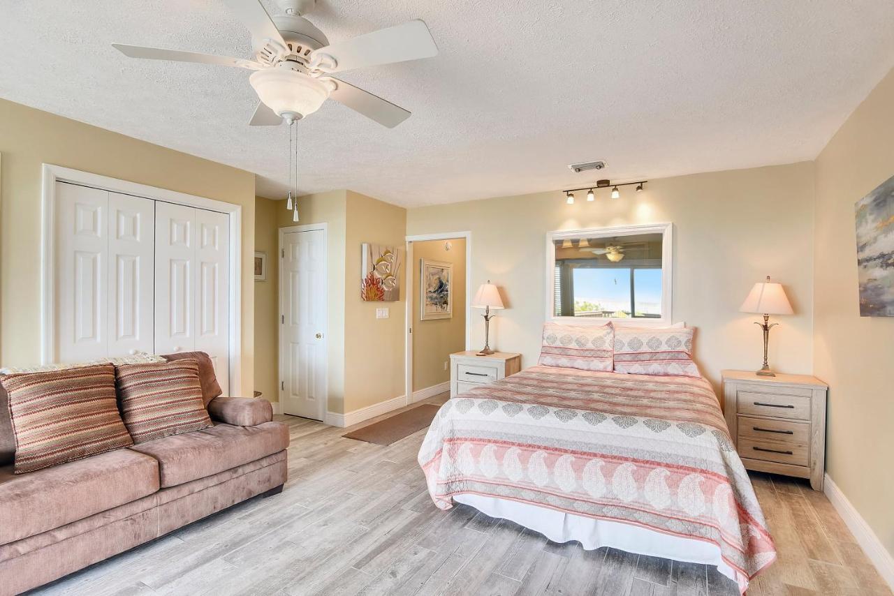 Seaside Pointe By Book That *