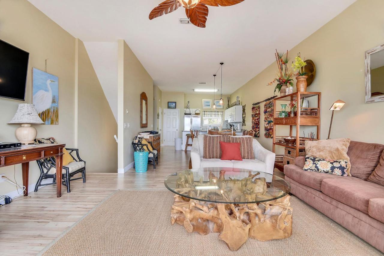 Seaside Pointe By Book That *